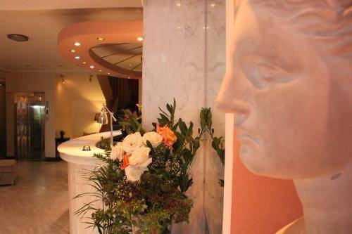 Achillion Hotel, Athens