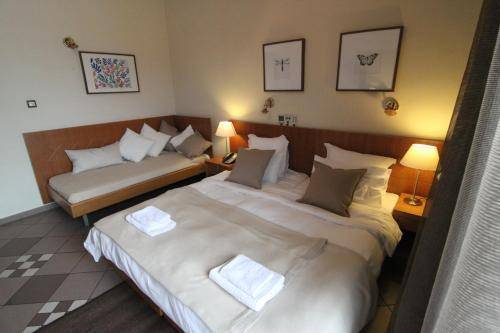 Achillion Hotel, Athens
