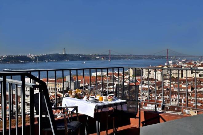 Solar Dos Mouros, Lisbon