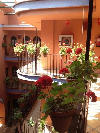 Patio de La Alameda, Seville