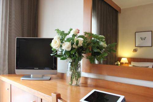 Achillion Hotel, Athens