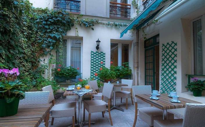 Alma, Paris