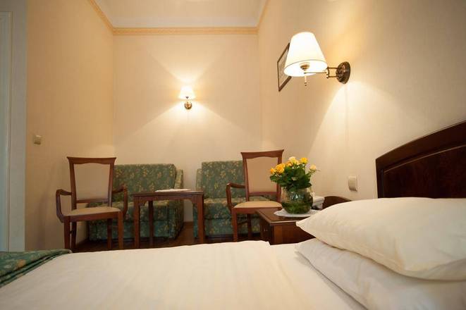 Karmel Hotel, Krakow
