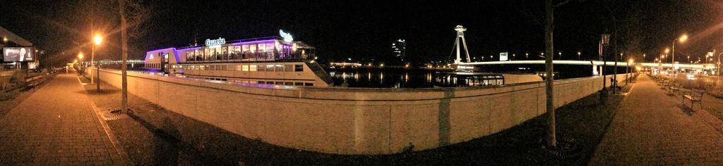 Botel Gracia, Bratislava