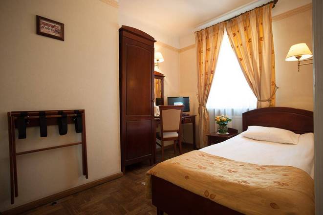 Karmel Hotel, Krakow