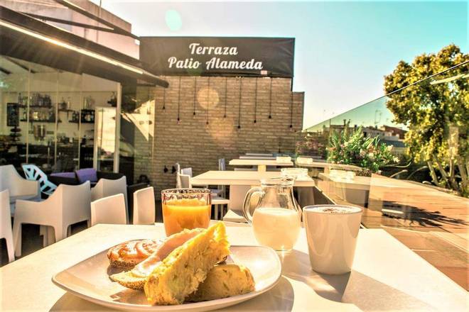 Patio de La Alameda, Seville