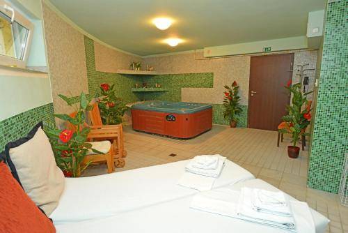 Antares, Bratislava