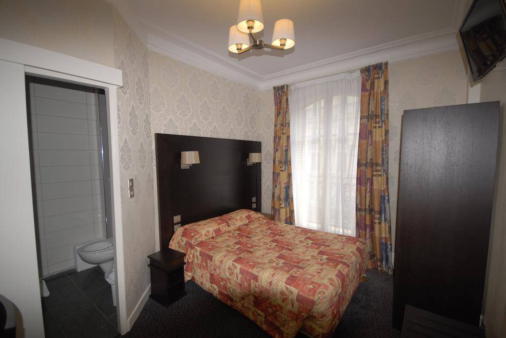 Hotel Bellevue et du Chariot d'Or, Paris Review by EuroCheapo Hotel Bellevue et du Chariot d'Or, Paris Review by EuroCheapo