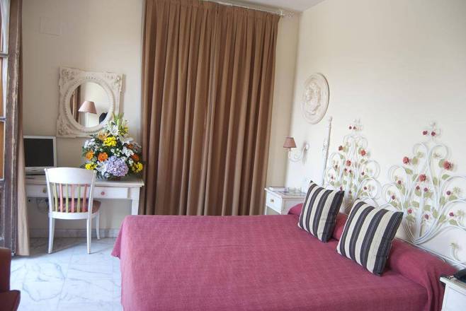 Hotel Doña Manuela, Seville