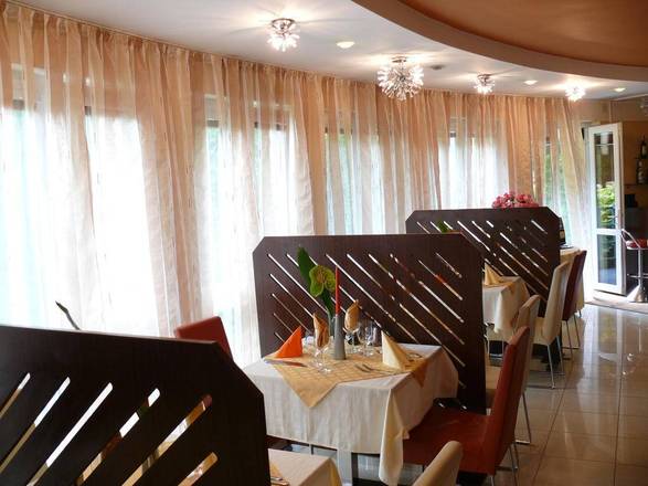 Antares, Bratislava
