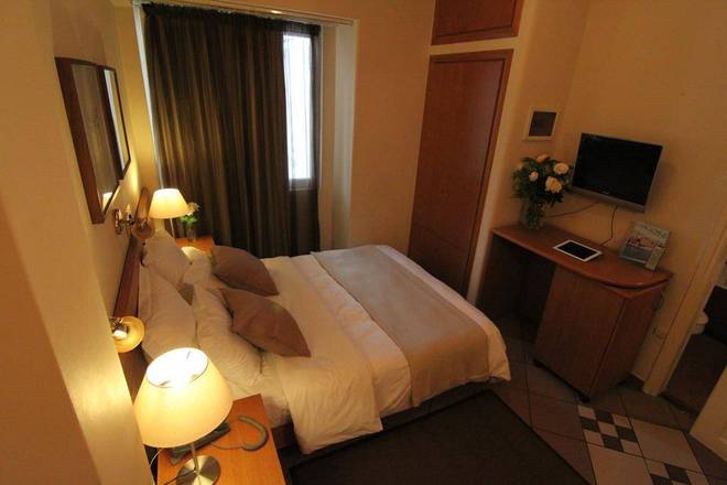 Achillion Hotel, Athens