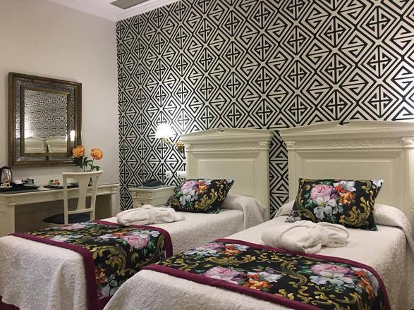 Adriano Boutique Sevilla, Seville