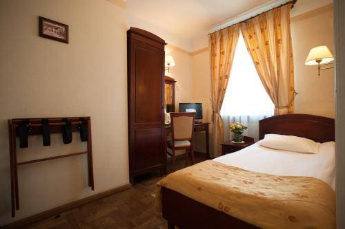 Karmel Hotel, Krakow