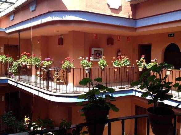 Patio de La Alameda, Seville