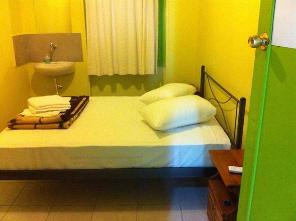 Zeus Hostel, Athens