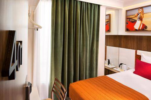 Hôtel Eiffel Turenne, Paris