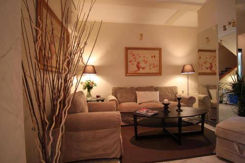 Achillion Hotel, Athens