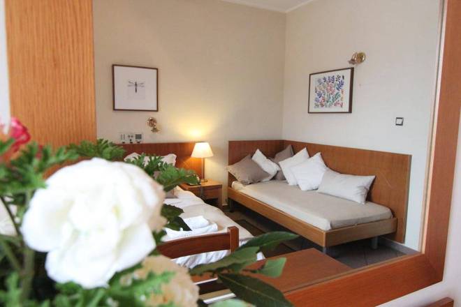 Achillion Hotel, Athens