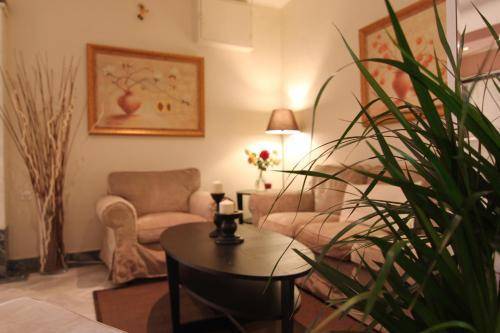 Achillion Hotel, Athens