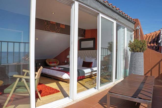 Solar Dos Mouros, Lisbon